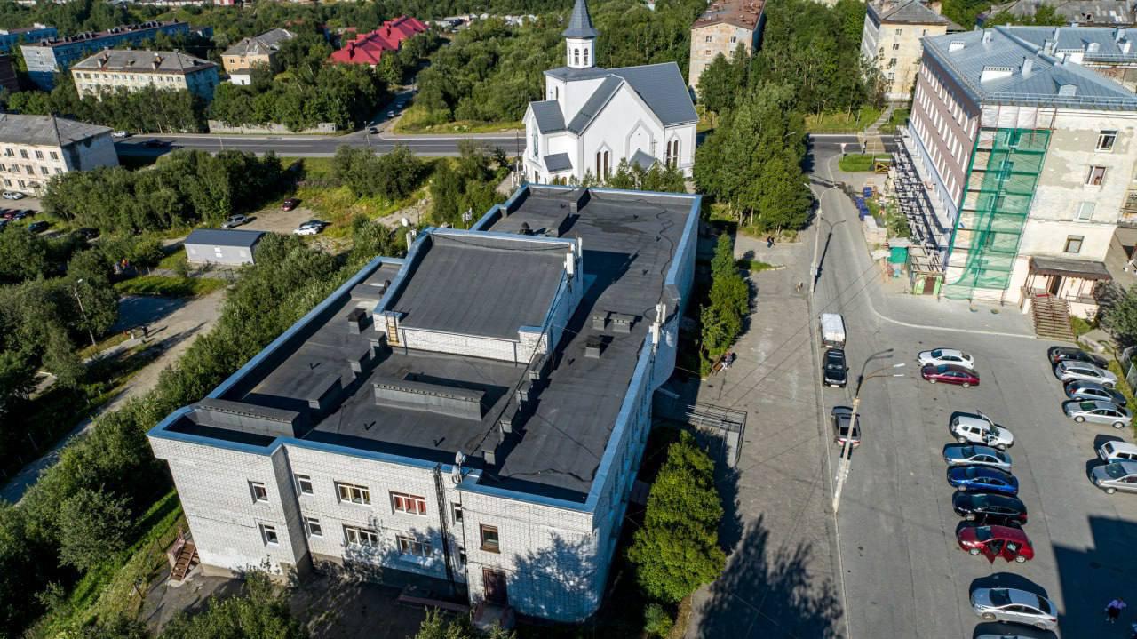 Кровлю ДШИ №3 в Мурманске отремонтировали по поручению губернатора